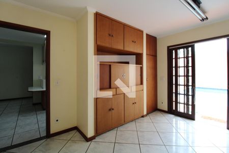 Sala de TV de casa à venda com 4 quartos, 234m² em Cidade Universitária, Campinas