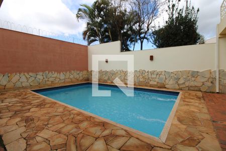 Casa para alugar com 234m², 4 quartos e 2 vagasQuintal - Piscina