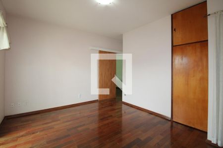 Casa para alugar com 234m², 4 quartos e 2 vagasQuarto 4 (suíte master)