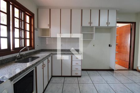 Casa para alugar com 234m², 4 quartos e 2 vagasCozinha