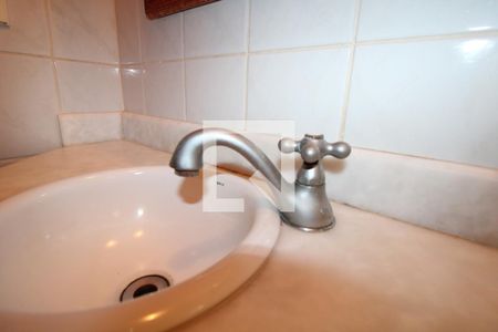 Casa para alugar com 234m², 4 quartos e 2 vagasBanheiro americano (social e suíte 1)