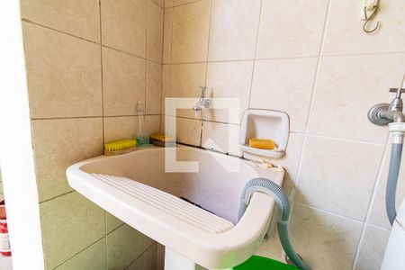 Casa à venda com 100m², 3 quartos e 2 vagas Casa à venda com 100m², 3 quartos e 2 vagasLavanderia