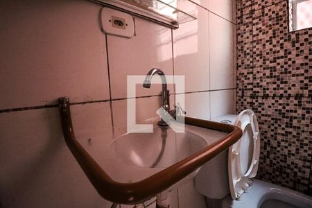 Casa à venda com 170m², 5 quartos e 2 vagas Casa à venda com 170m², 5 quartos e 2 vagasCasa 2 - Banheiro