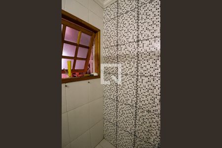 Casa à venda com 170m², 5 quartos e 2 vagas Casa à venda com 170m², 5 quartos e 2 vagasCasa 1 - Banheiro