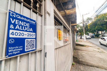 Casa à venda com 180m², 4 quartos e 3 vagas Casa à venda com 180m², 4 quartos e 3 vagasPlaquinha