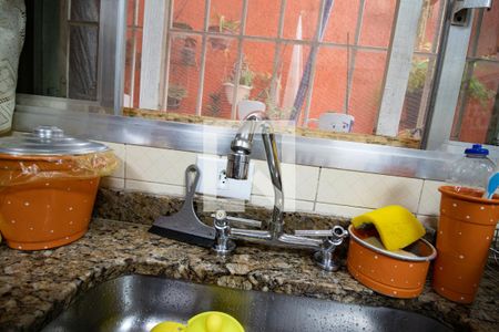 Casa à venda com 108m², 3 quartos e 2 vagas Casa à venda com 108m², 3 quartos e 2 vagasCozinha - Torneira