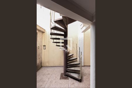 Casa à venda com 240m², 4 quartos e 3 vagas Casa à venda com 240m², 4 quartos e 3 vagasGaragem
