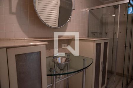 Casa à venda com 693m², 8 quartos e 8 vagas Casa à venda com 693m², 8 quartos e 8 vagasBanheiro
