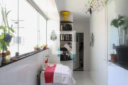 Apartamento à venda com 110m², 3 quartos e 1 vagaÁrea de Serviço