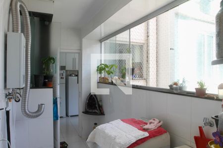 Apartamento à venda com 110m², 3 quartos e 1 vagaÁrea de Serviço