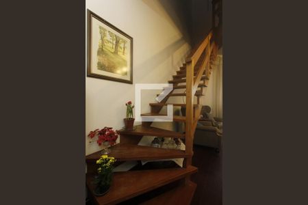 Casa à venda com 150m², 3 quartos e 1 vagaEscadas