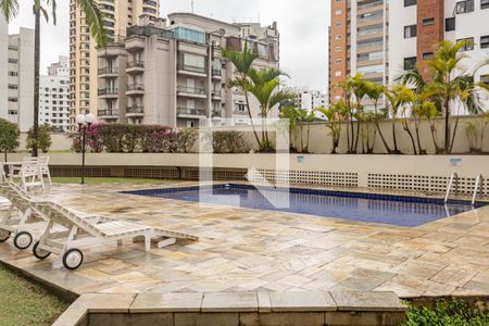 Apartamento à venda com 96m², 3 quartos e 2 vagas Apartamento à venda com 96m², 3 quartos e 2 vagasÁrea comum - Piscina