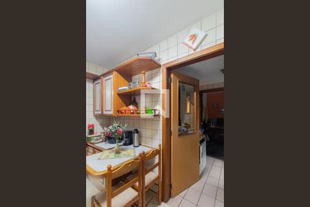 Apartamento à venda com 126m², 3 quartos e 1 vaga Apartamento à venda com 126m², 3 quartos e 1 vagaCozinha e Área de Serviço