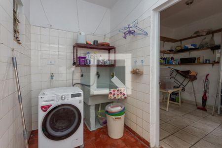 Casa à venda com 200m², 3 quartos e 2 vagas Casa à venda com 200m², 3 quartos e 2 vagasLavanderia