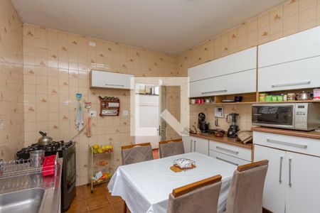 Casa à venda com 200m², 3 quartos e 2 vagas Casa à venda com 200m², 3 quartos e 2 vagasCozinha