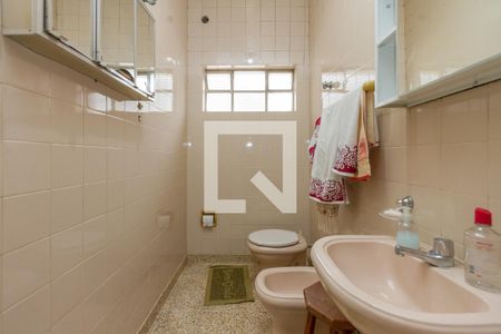 Casa à venda com 200m², 3 quartos e 2 vagas Casa à venda com 200m², 3 quartos e 2 vagasBanheiro