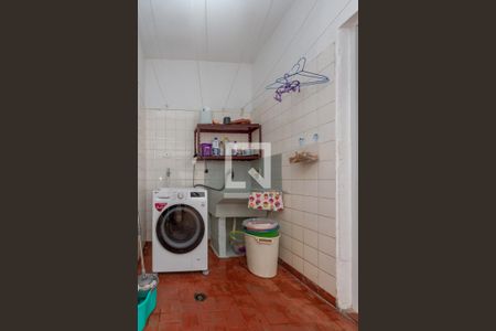 Casa à venda com 200m², 3 quartos e 2 vagas Casa à venda com 200m², 3 quartos e 2 vagasLavanderia