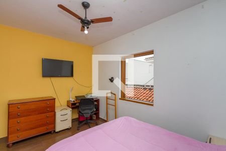 Casa à venda com 200m², 3 quartos e 2 vagas Casa à venda com 200m², 3 quartos e 2 vagasQuarto 2