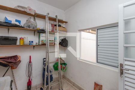 Casa à venda com 200m², 3 quartos e 2 vagas Casa à venda com 200m², 3 quartos e 2 vagasQuarto de Serviço