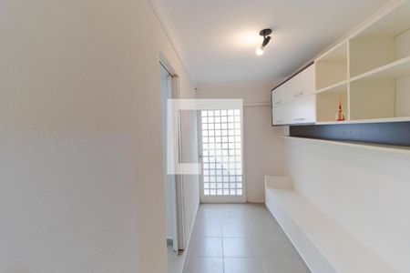 Casa à venda com 176m², 3 quartos e 4 vagas Casa à venda com 176m², 3 quartos e 4 vagasEscritório