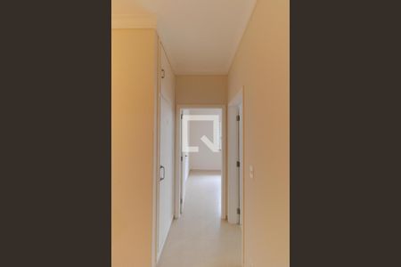 Casa à venda com 176m², 3 quartos e 4 vagas Casa à venda com 176m², 3 quartos e 4 vagasCorredor