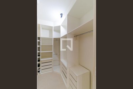 Casa à venda com 176m², 3 quartos e 4 vagas Casa à venda com 176m², 3 quartos e 4 vagasCloset da Suíte