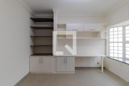 Casa à venda com 176m², 3 quartos e 4 vagas Casa à venda com 176m², 3 quartos e 4 vagasEscritório