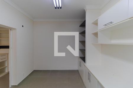 Casa à venda com 176m², 3 quartos e 4 vagas Casa à venda com 176m², 3 quartos e 4 vagasEscritório