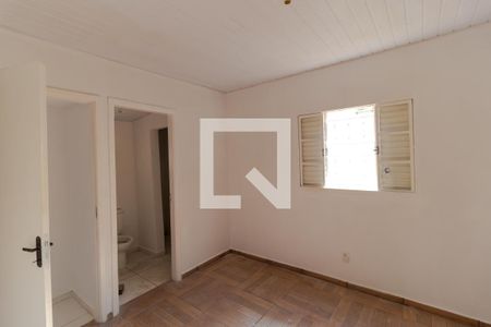 Casa à venda com 71m², 2 quartos e 5 vagas Casa à venda com 71m², 2 quartos e 5 vagasSuíte