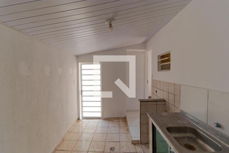 Casa à venda com 71m², 2 quartos e 5 vagas Casa à venda com 71m², 2 quartos e 5 vagasCozinha