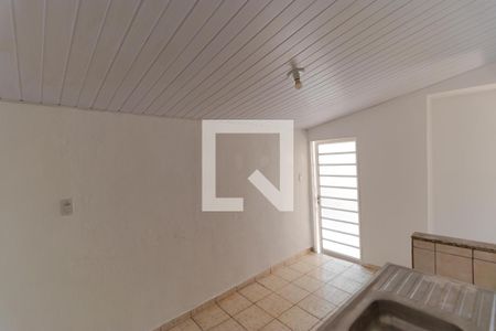 Casa à venda com 71m², 2 quartos e 5 vagas Casa à venda com 71m², 2 quartos e 5 vagasCozinha