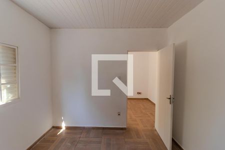 Casa à venda com 71m², 2 quartos e 5 vagas Casa à venda com 71m², 2 quartos e 5 vagasQuarto