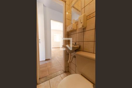 Casa à venda com 71m², 2 quartos e 5 vagas Casa à venda com 71m², 2 quartos e 5 vagasBanheiro