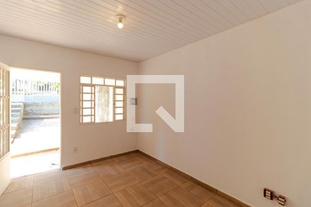 Casa à venda com 71m², 2 quartos e 5 vagas Casa à venda com 71m², 2 quartos e 5 vagasSala