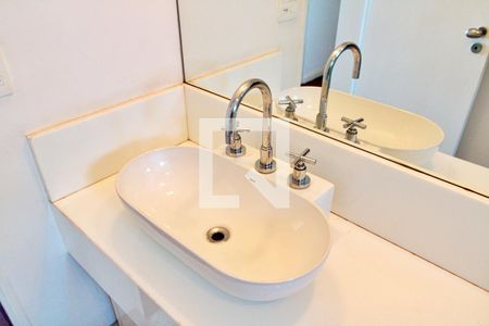 Apartamento à venda com 366m², 3 quartos e 4 vagas Apartamento à venda com 366m², 3 quartos e 4 vagasBanheiro