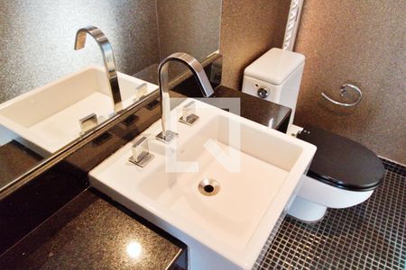 Apartamento à venda com 366m², 3 quartos e 4 vagas Apartamento à venda com 366m², 3 quartos e 4 vagasLavabo