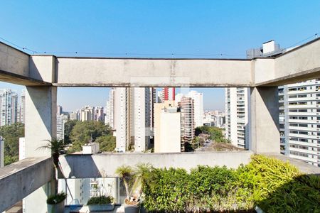 Apartamento à venda com 366m², 3 quartos e 4 vagas Apartamento à venda com 366m², 3 quartos e 4 vagasCobertura