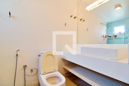 Apartamento à venda com 366m², 3 quartos e 4 vagas Apartamento à venda com 366m², 3 quartos e 4 vagasBanheiro da Suíte