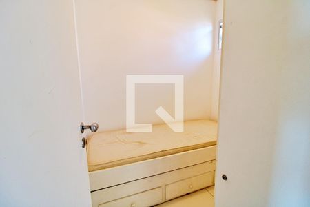 Apartamento à venda com 366m², 3 quartos e 4 vagas Apartamento à venda com 366m², 3 quartos e 4 vagasQuarto de Serviço