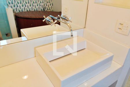 Apartamento à venda com 366m², 3 quartos e 4 vagas Apartamento à venda com 366m², 3 quartos e 4 vagasBanheiro da Suíte