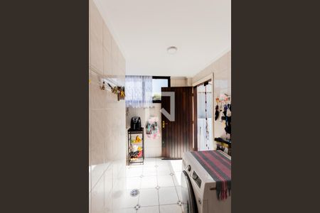 Casa à venda com 320m², 3 quartos e 5 vagas Casa à venda com 320m², 3 quartos e 5 vagasÁrea de Serviço