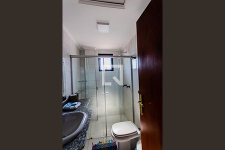 Casa à venda com 320m², 3 quartos e 5 vagas Casa à venda com 320m², 3 quartos e 5 vagasBanheiro