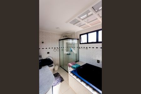 Casa à venda com 320m², 3 quartos e 5 vagas Casa à venda com 320m², 3 quartos e 5 vagasBanheiro da Suíte