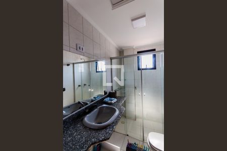 Casa à venda com 320m², 3 quartos e 5 vagas Casa à venda com 320m², 3 quartos e 5 vagasBanheiro