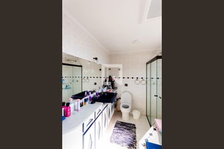 Casa à venda com 320m², 3 quartos e 5 vagas Casa à venda com 320m², 3 quartos e 5 vagasBanheiro da Suíte