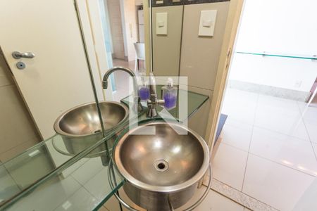 Apartamento à venda com 110m², 1 quarto e 2 vagas Apartamento à venda com 110m², 1 quarto e 2 vagasPia do Lavabo da Sala