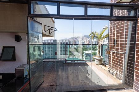 Apartamento à venda com 110m², 1 quarto e 2 vagas Apartamento à venda com 110m², 1 quarto e 2 vagasÁrea da Jacuzzi