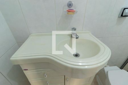 Casa à venda com 100m², 2 quartos e 2 vagasBanheiro da Suíte