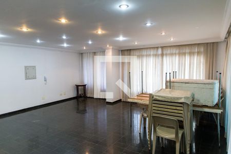 Apartamento à venda com 138m², 3 quartos e 1 vaga Apartamento à venda com 138m², 3 quartos e 1 vagaÁrea comum - Salão de festas