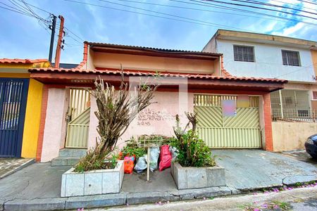 Casa à venda com 340m², 4 quartos e 1 vaga Casa à venda com 340m², 4 quartos e 1 vagaFachada